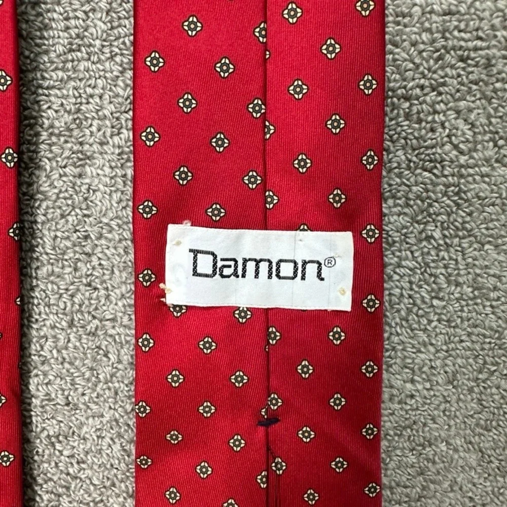 Damon Mens Extra Long Tie Red Geometric Medallion Silk Blend Union Made XL 60in